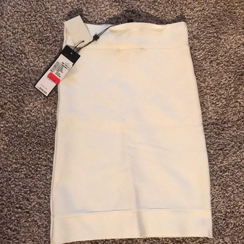 NWT — BCBG BANDAGE SKIRT XS WHITE